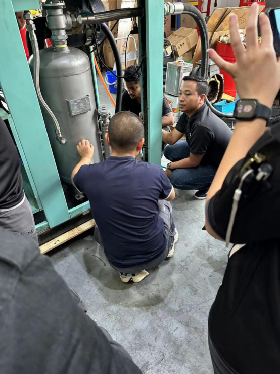 開山集團正力精工展開海外巡檢及培訓(xùn)(圖6) 開山集團正力精工展開海外巡檢及培訓(xùn)(圖6)