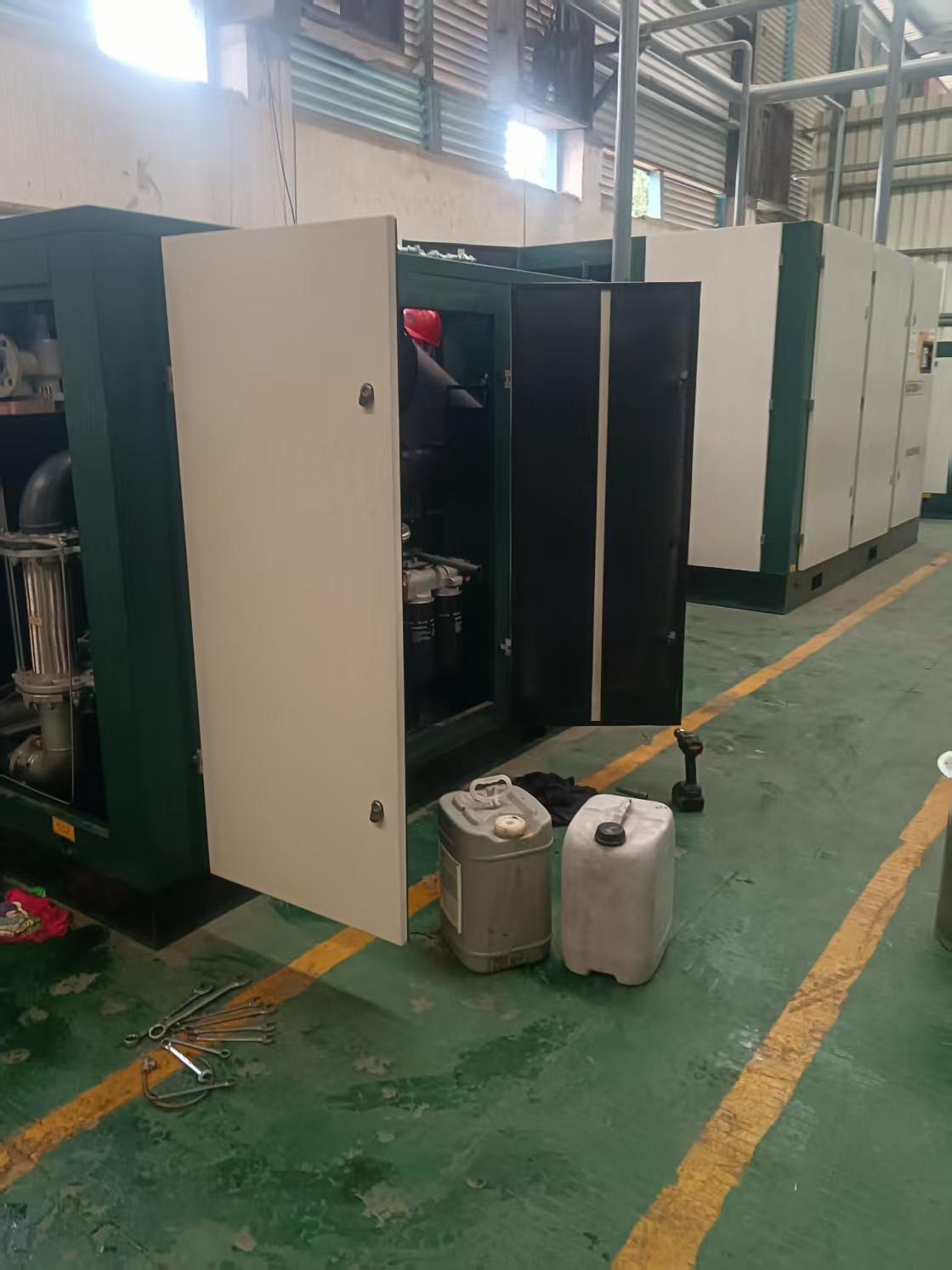 漳州鋼材廠日?？諌簷C(jī)保養(yǎng)，以及清洗地板(圖2)