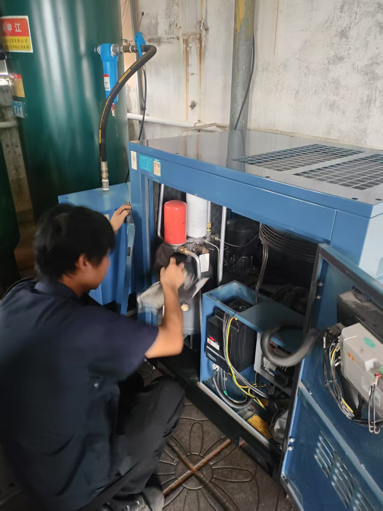 漳州某服裝廠空壓機巡檢(圖1)