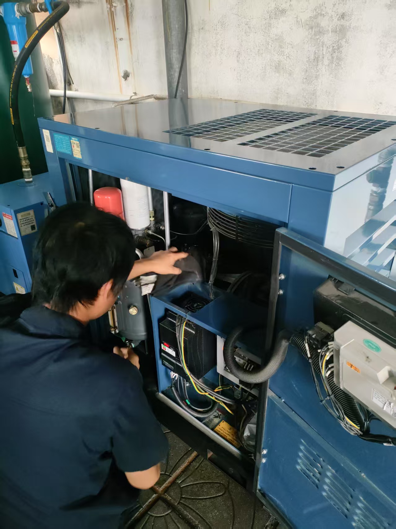 漳州某服裝廠空壓機巡檢